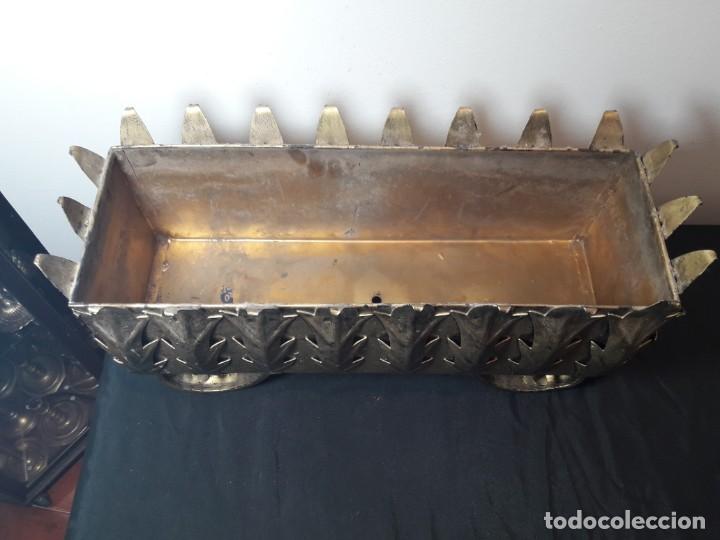 Antig&uuml;edades: Jardinera vintage hierro - Foto 3