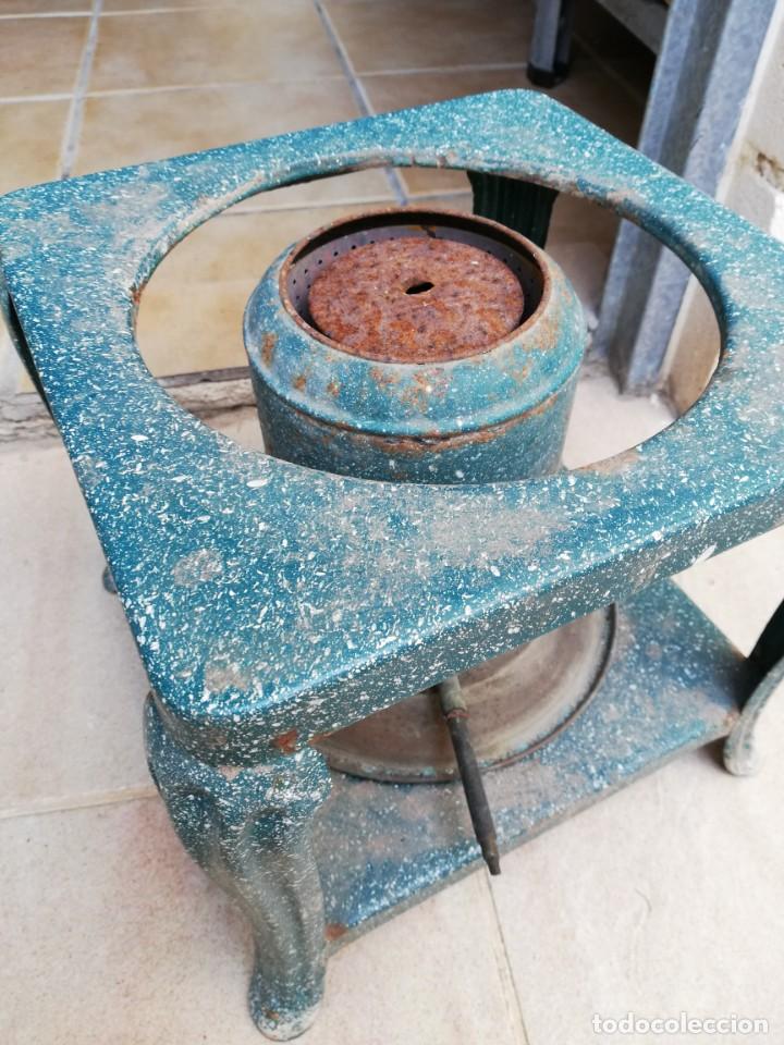 Antig&uuml;edades: Infernillo de petr&oacute;leo para  piezas de reemplazo.