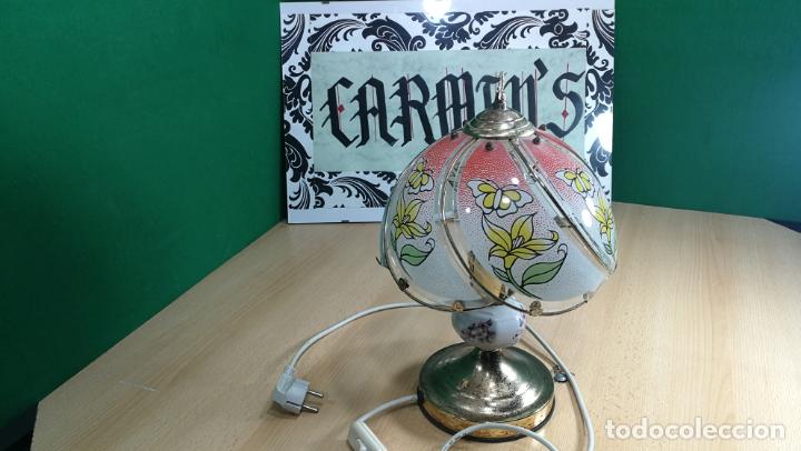 Antig&uuml;edades: LAMPARA DE MESA METAL Y VIDRIO - Foto 4