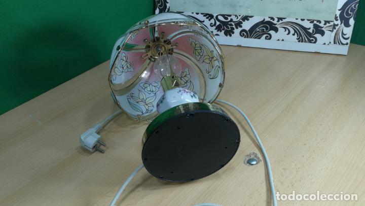Antig&uuml;edades: LAMPARA DE MESA METAL Y VIDRIO - Foto 21