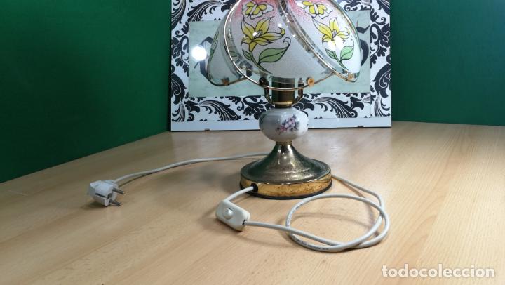 Antig&uuml;edades: LAMPARA DE MESA METAL Y VIDRIO - Foto 32