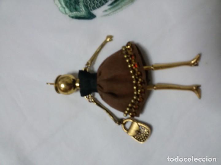 Antig&uuml;edades: COLGANTE MU&Ntilde;ECA ARTICULADA - Foto 5
