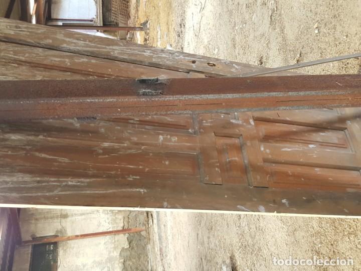 Antig&uuml;edades: Puerta de interior de cuarterones. Para restaurar. - Foto 3