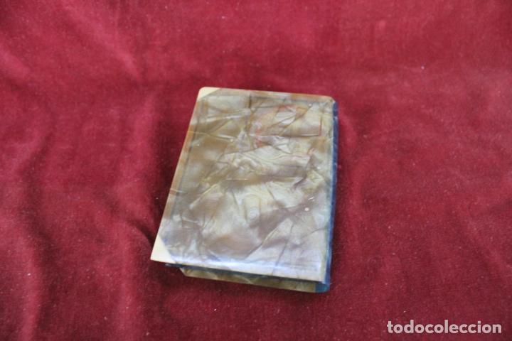 Antig&uuml;edades: ANTIGUO NECESER EN FORMA DE LIBRO, EN CELULOIDE, CON ESPEJO. - Foto 6