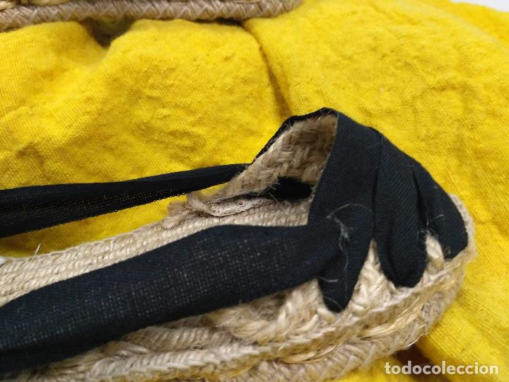 Antig&uuml;edades: Alpargatas tradicionales. - Foto 4