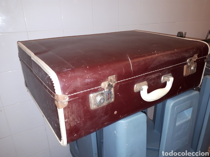 Antig&uuml;edades: Antigua maleta a&ntilde;os 60