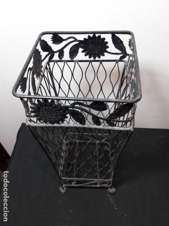 Antig&uuml;edades: Revistero - Foto 2