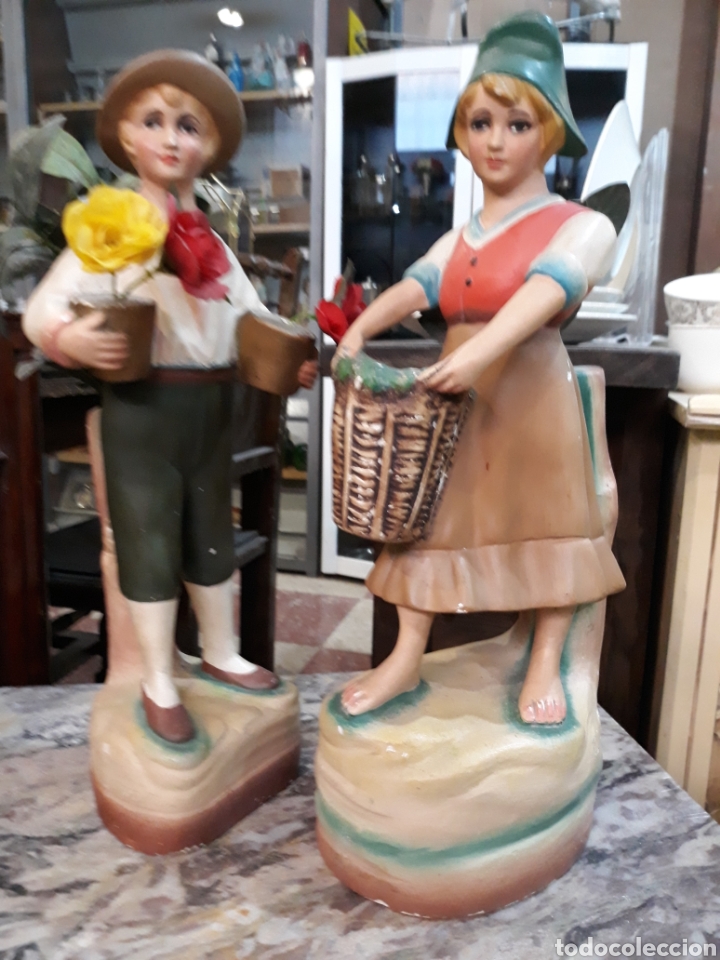 Antig&uuml;edades: Pareja de muchachos en estuco. - Foto 1