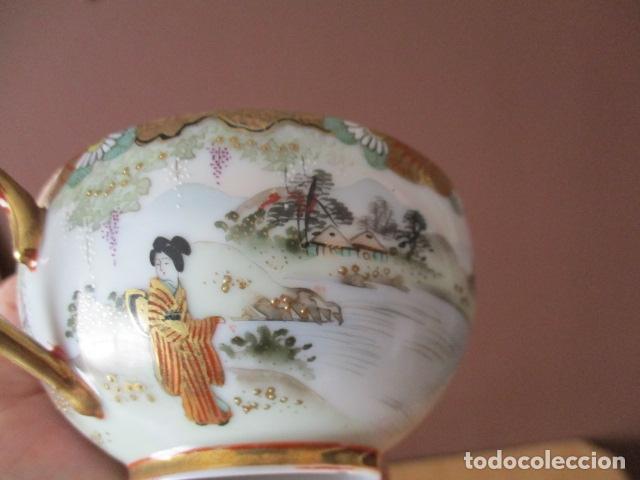 Antigüedades: Taza y plato en porcelana JAPONESA, PINTADO A MANO con sello en la base. - Foto 5 - 152494110