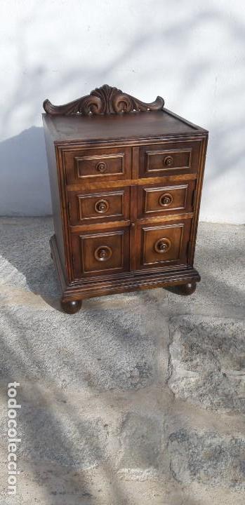 Antig&uuml;edades: Antig&uuml;a mesilla de madera - Foto 2