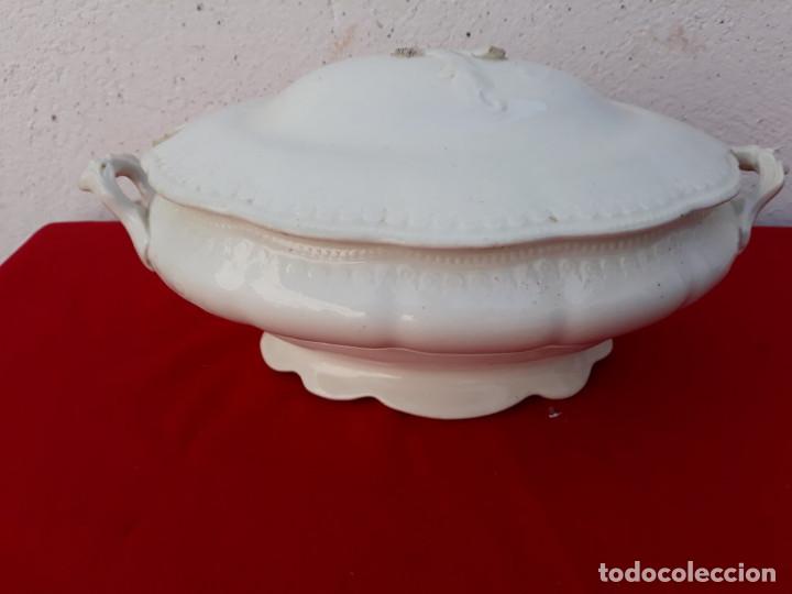 Antig&uuml;edades: sopera antigua - Foto 2