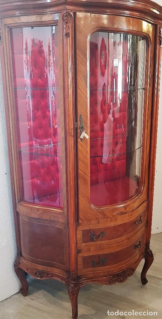 Antig&uuml;edades: VITRINA LUIS XV TAPIZ CAPITONE - Foto 1