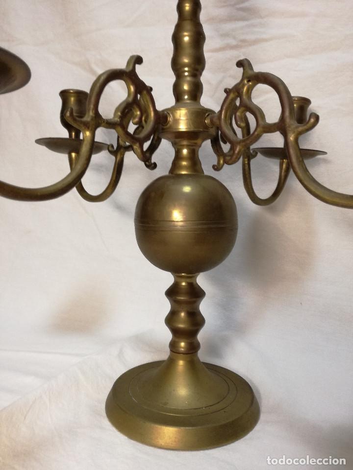 Antig&uuml;edades: ANTIGUO CANDELABRO PORTAVELAS DE BRONCE - Foto 5