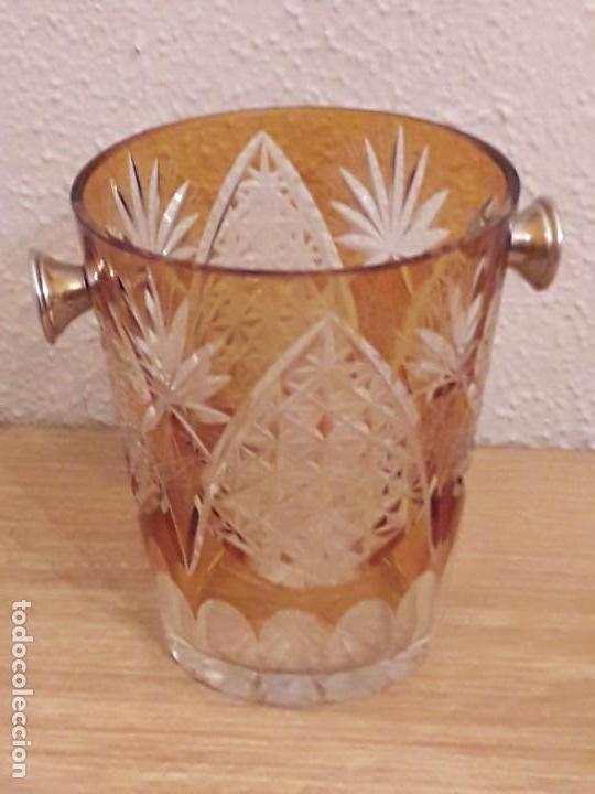Antig&uuml;edades: Cubitera cristal tallado bicolor - Foto 1