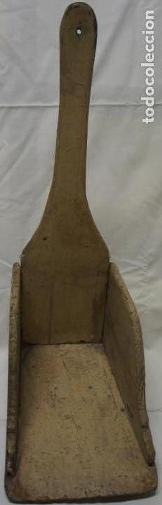 Antig&uuml;edades: Antiguo recogedor o pala de madera - Foto 2