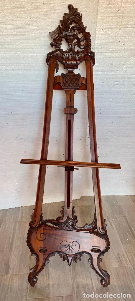 Antig&uuml;edades: CABALLETE TALLADO EN MADERA DE CAOBA - Foto 5