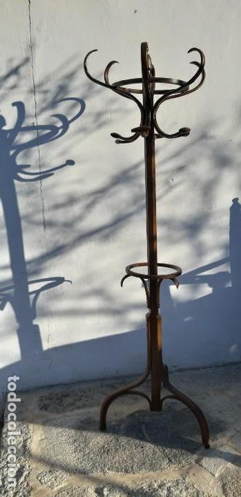 Antig&uuml;edades: Antig&uuml;o perchero de madera - Foto 2