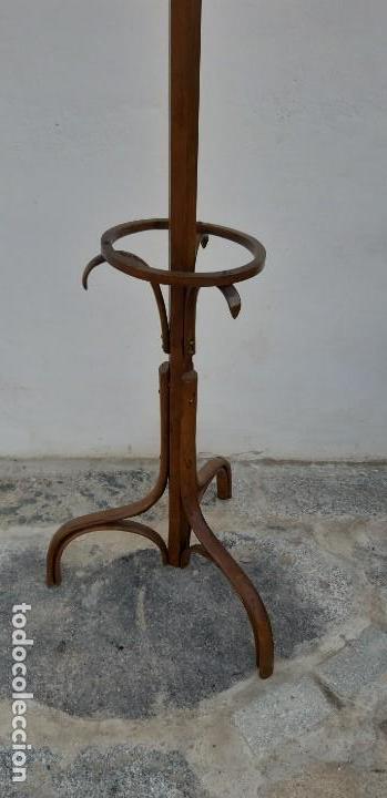 Antig&uuml;edades: Antig&uuml;o perchero de madera - Foto 3
