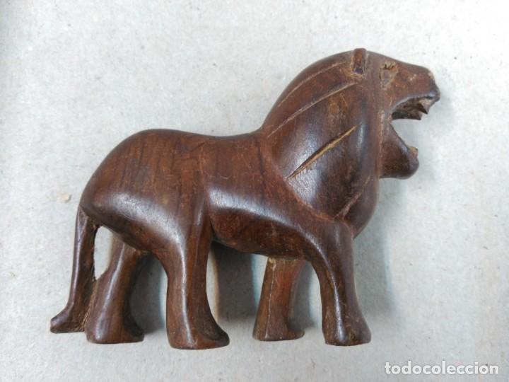 Antig&uuml;edades: FIGURA DE LEON TALLADA EN MADERA NOBLE - Foto 12