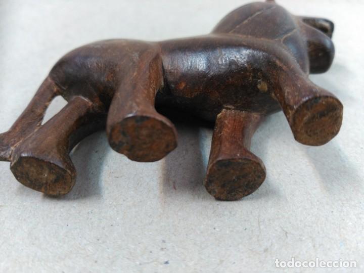 Antig&uuml;edades: FIGURA DE LEON TALLADA EN MADERA NOBLE - Foto 15