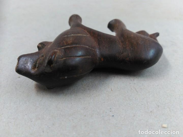 Antig&uuml;edades: FIGURA DE LEON TALLADA EN MADERA NOBLE - Foto 16