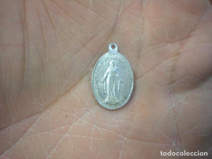Antig&uuml;edades: MEDALLA LATON VIRGEN 1830 - Foto 1