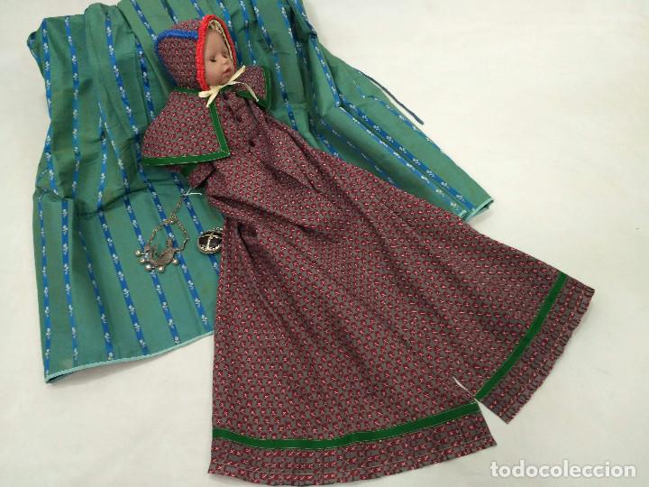 Antig&uuml;edades: Vestido de beb&eacute;. Siglo XIX - Foto 2