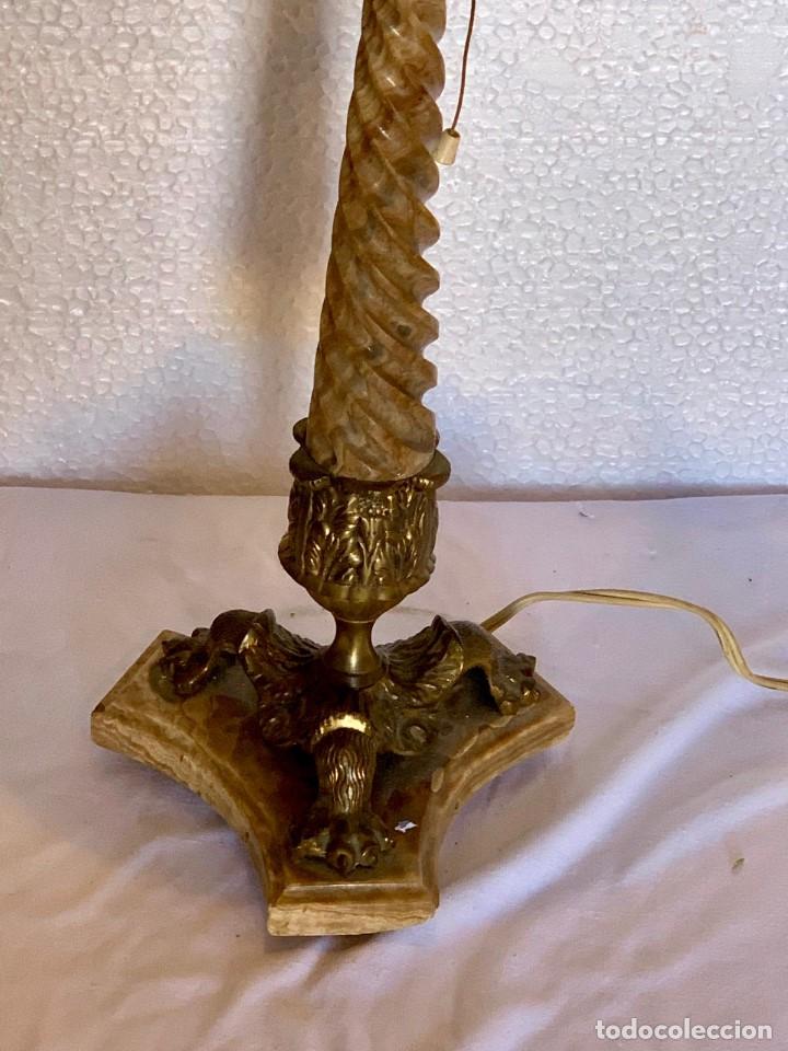 Antig&uuml;edades: LAMPARA DE SOBREMESA EN MARMOL Y BRONCE - Foto 2
