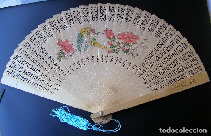 Antig&uuml;edades: ABANICO ORIENTAL MADERA COLADA Y PINTADA - Foto 1