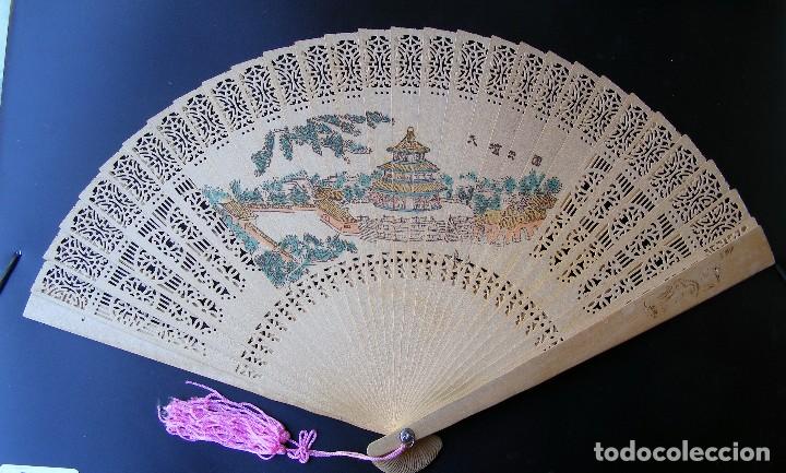 Antig&uuml;edades: ABANICO ORIENTAL MADERA COLADA Y PINTADA - Foto 2