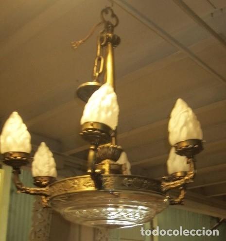 Antig&uuml;edades: Lampara de techo, de bronce cristal y opalinas - Foto 1