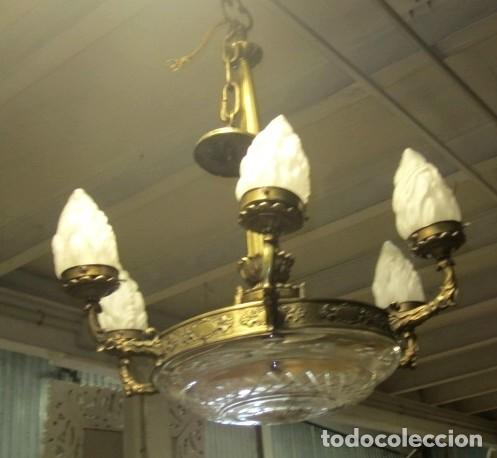 Antig&uuml;edades: Lampara de techo, de bronce cristal y opalinas - Foto 2