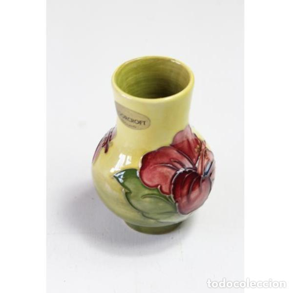 Antig&uuml;edades: Antiguo jarr&oacute;n Moorcroft - Foto 1