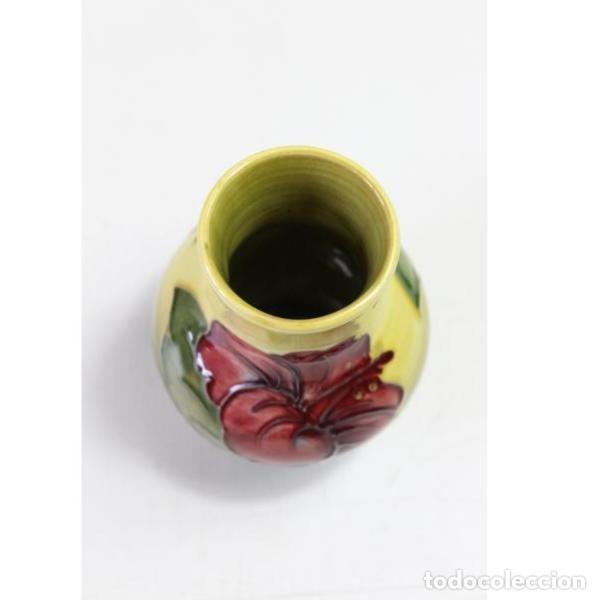 Antig&uuml;edades: Antiguo jarr&oacute;n Moorcroft - Foto 3