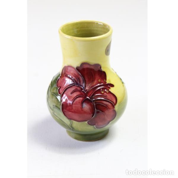 Antig&uuml;edades: Antiguo jarr&oacute;n Moorcroft - Foto 4