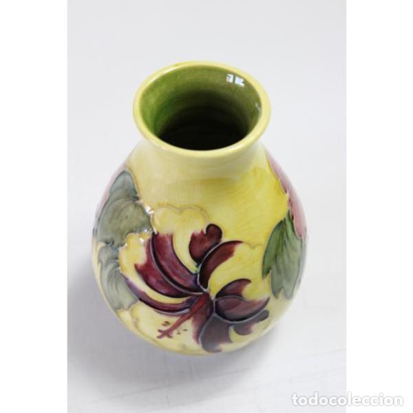 Antig&uuml;edades: Jarr&oacute;n antiguo marca Moorcroft - Foto 1