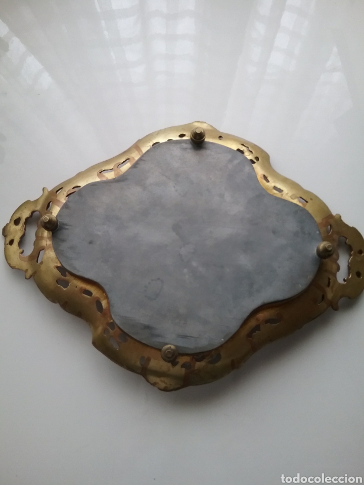 Antig&uuml;edades: Centro de mesa en bronce con cristal en relieve. - Foto 4