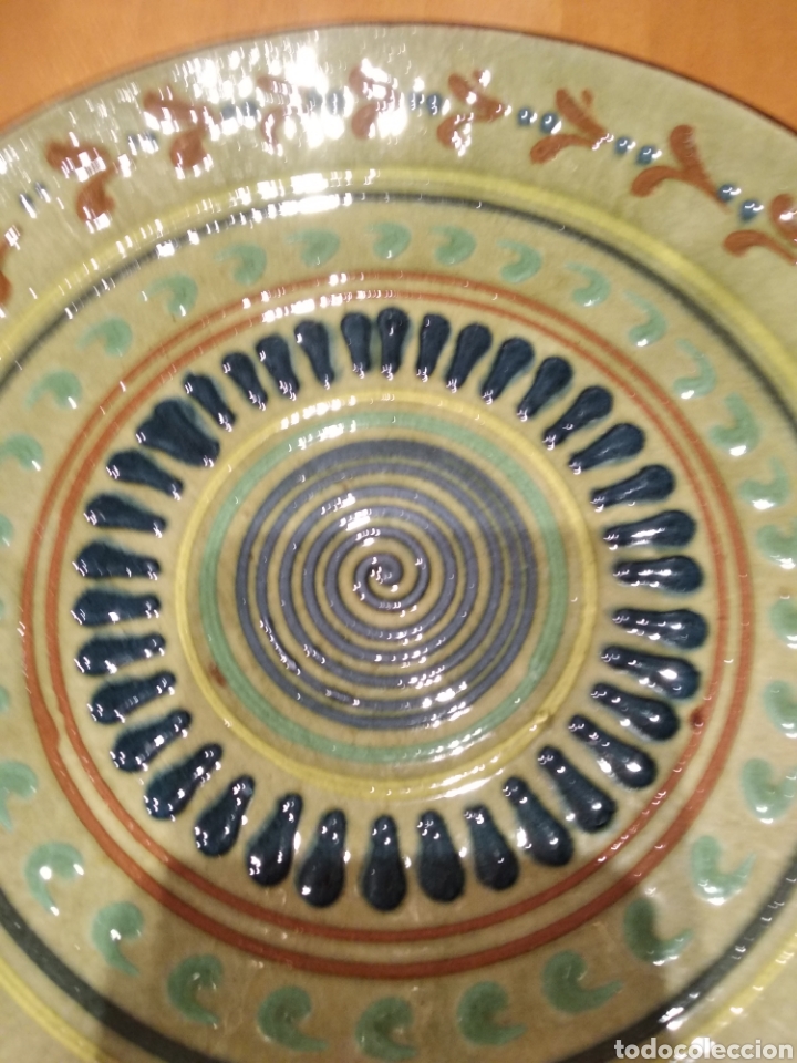 Antig&uuml;edades: Plato de cer&aacute;mica de la Bisbal. - Foto 1
