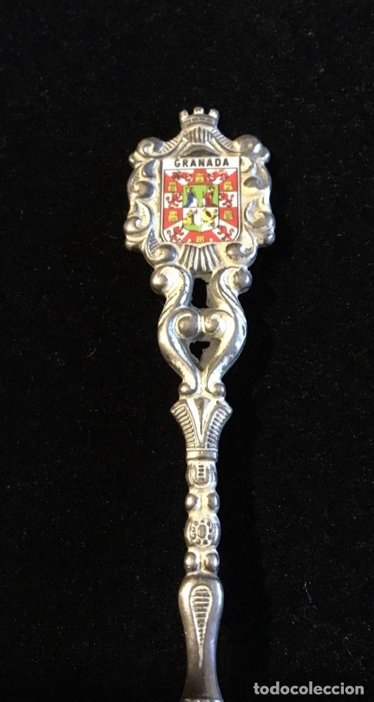 Antig&uuml;edades: Antigua cucharilla de plata Granada - Foto 2