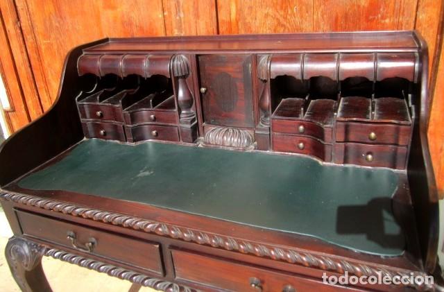 Antig&uuml;edades: Escritorio estilo chipendale, madera tallada - Foto 2