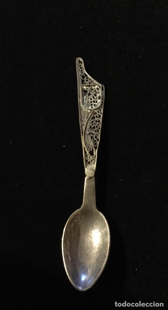 Antig&uuml;edades: Antigua cucharilla de plata - Foto 1