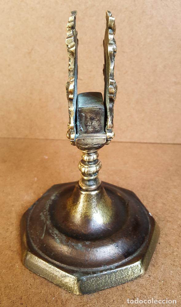 Antig&uuml;edades: SOPORTE DE BRONCE - Foto 4