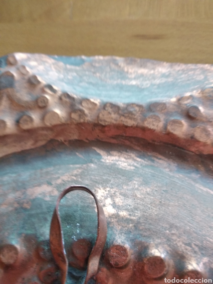 Antig&uuml;edades: Plato de bronce, se puede colgar - Foto 3