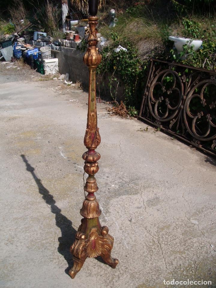 Antig&uuml;edades: L&aacute;mpara de pie de madera - Foto 6