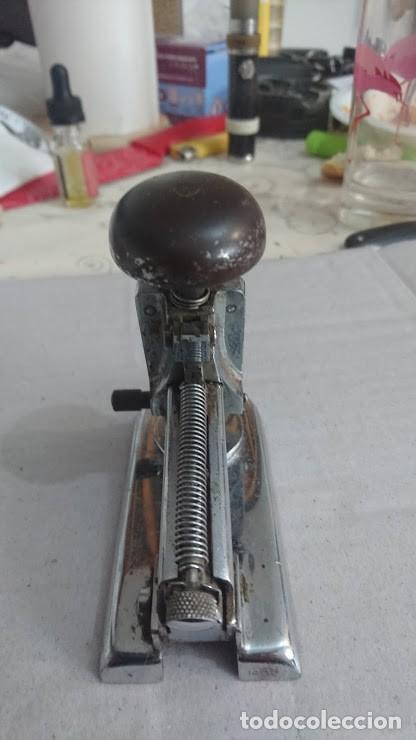 Antig&uuml;edades: grapadora - Foto 4