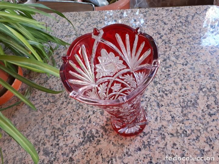 Antig&uuml;edades: antiguo jarron de cristal - Foto 2
