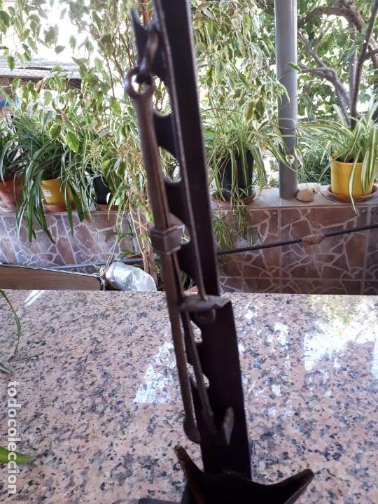 Antig&uuml;edades: antiguo candil con soporte - Foto 3