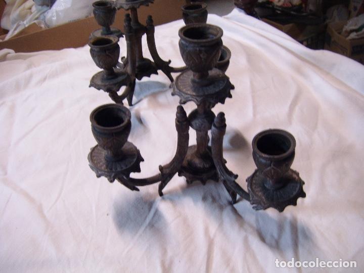 Antig&uuml;edades: Pareja de candelabros de sobre mesa - Foto 2