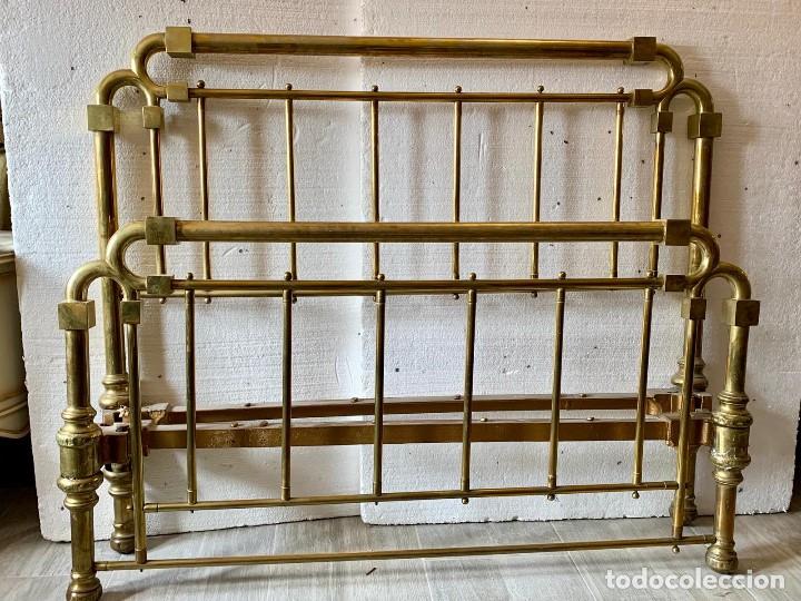 Antig&uuml;edades: CAMA DE BRONCE MACIZO - Foto 2