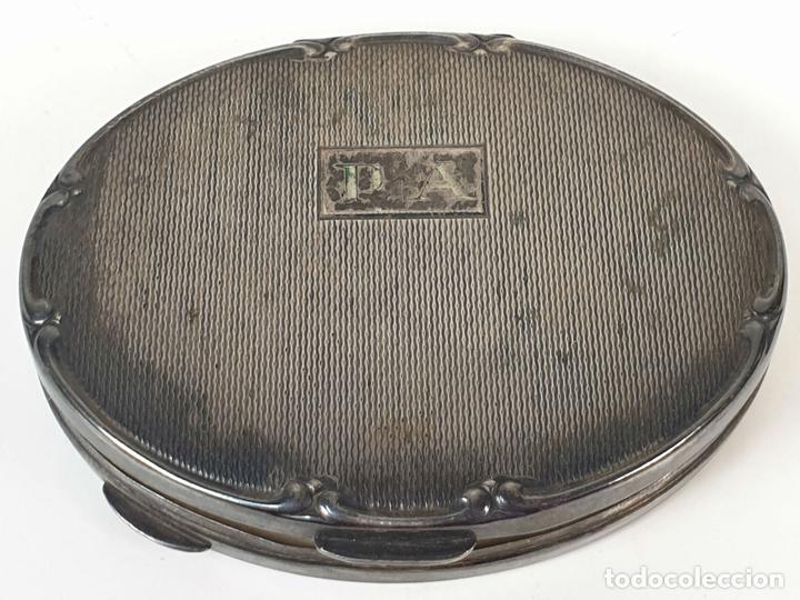 Antig&uuml;edades: POLVERA DE SE&Ntilde;ORA. ALPACA PLATEADA. FORMA OVAL. CIRCA 1950. - Foto 1